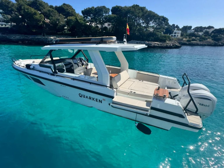 Bateau à moteur à louer à Manacor au meilleur prix