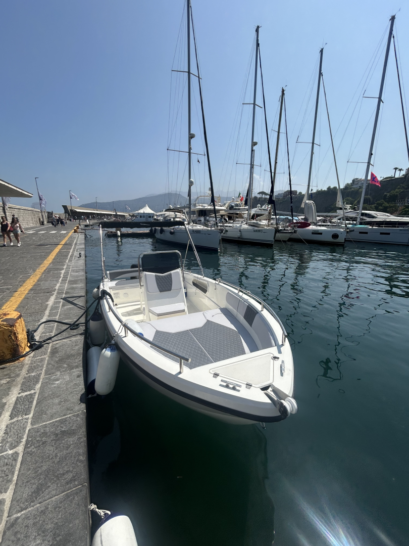 Location Bateau à moteur à Sorrento - Teorema Teorema 20