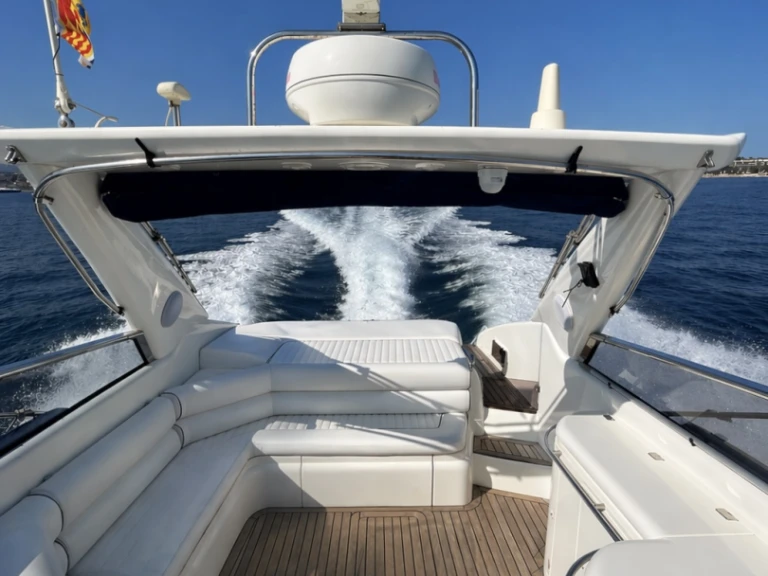 Location Bateau à moteur Sunseeker avec permis