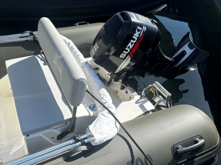 Semi-rigide à louer à Porto-Vecchio au meilleur prix