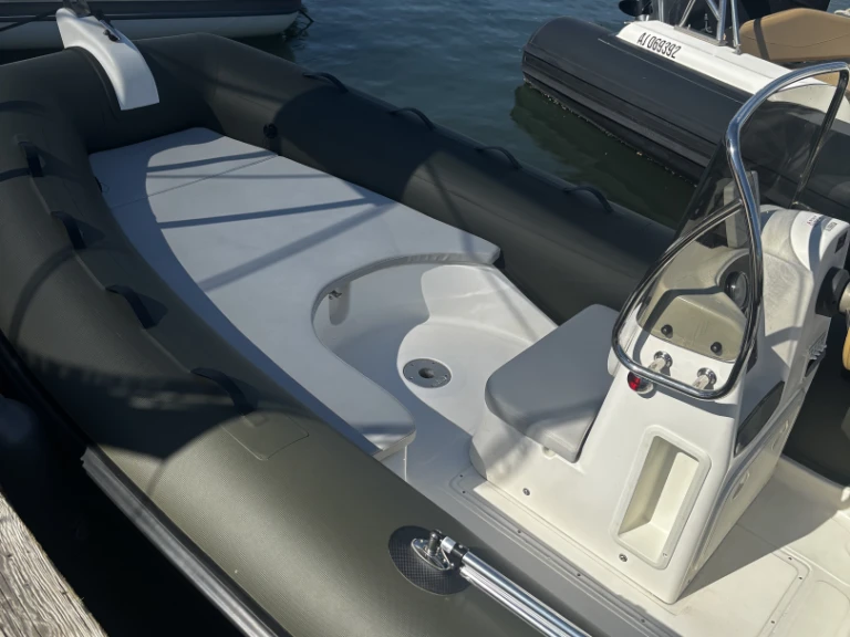 Location bateau Porto-Vecchio pas cher 500 moteur 2 temps