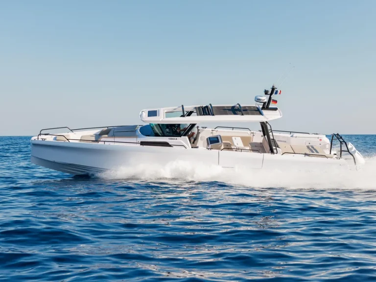 Location Bateau à moteur à Cannes - Axopar 45 BRABUS