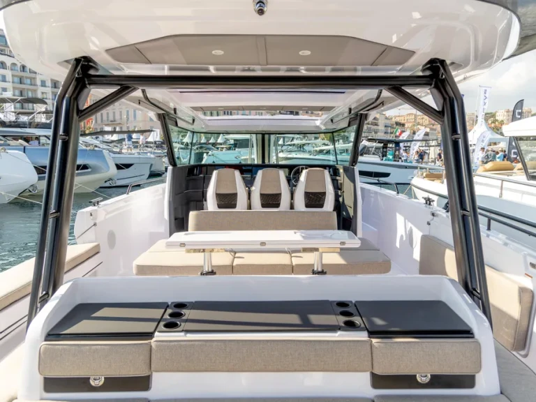 Location bateau Axopar 45 BRABUS à Cannes sur Samboat