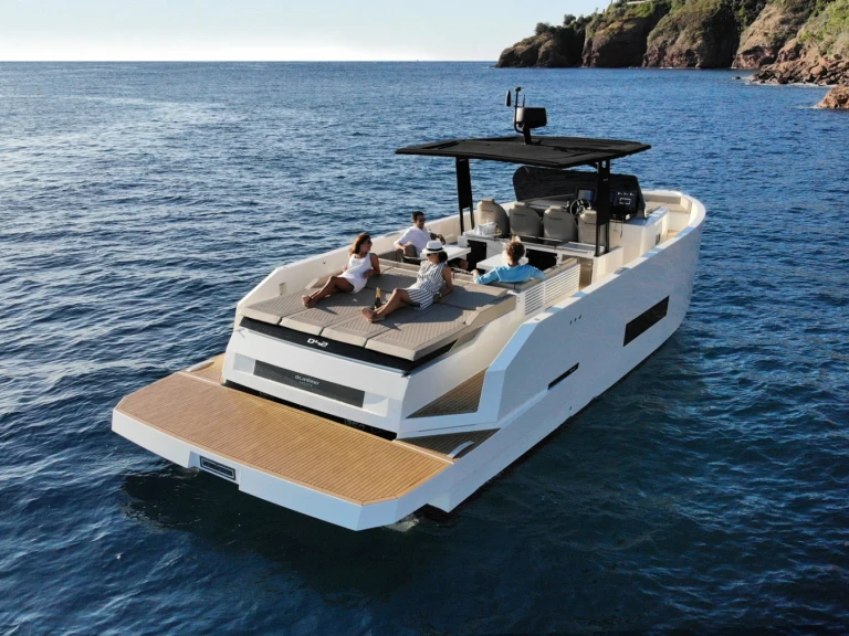 Bateau à moteur à louer à Ibiza (Ville) au meilleur prix