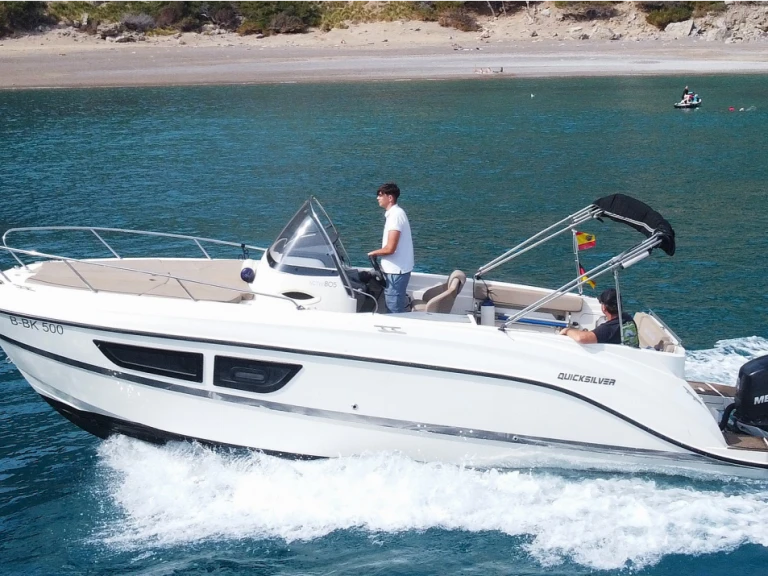 Location bateau Quicksilver Activ 805 Sundeck à Port d'Alcudia sur Samboat