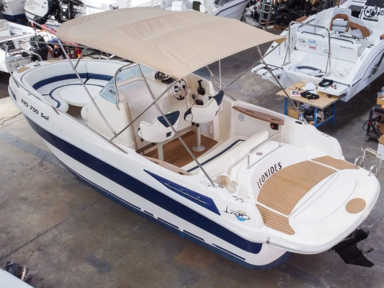 Location Bateau à moteur Rio avec permis