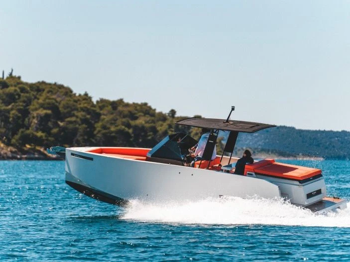 Location Bateau à moteur De Antonio avec permis