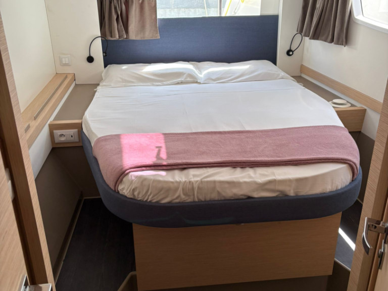 Location à Furnari - Fountaine Pajot Astrea 42 sur SamBoat