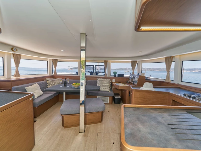 Location bateau Lagoon AURA à Kaštel Gomilica sur Samboat