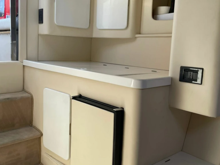 Location Bateau à moteur Gari Plast avec permis