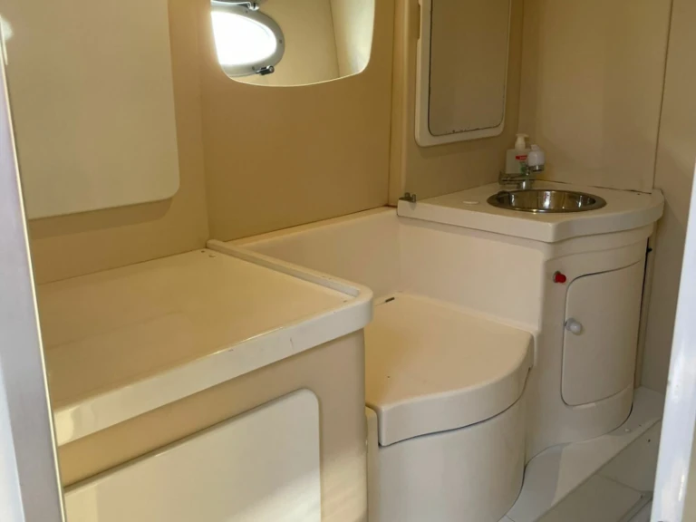 Bateau à moteur à louer à Catane au meilleur prix