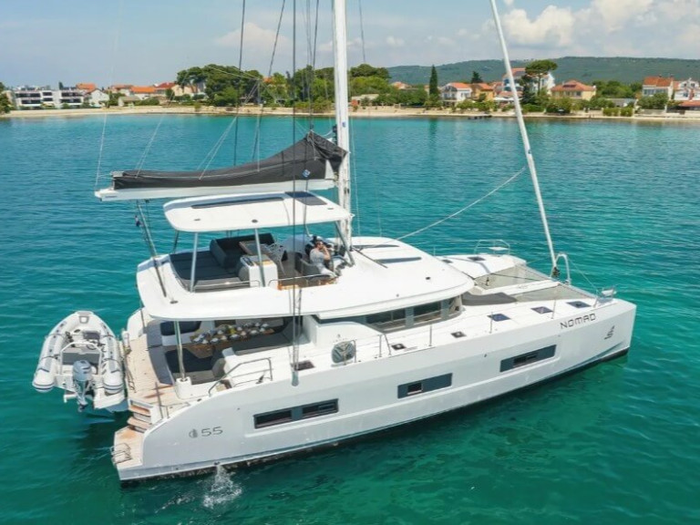 Catamaran à louer à Seget Donji au meilleur prix