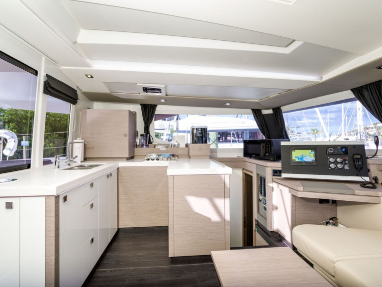 Location Catamaran à Tortola - Fountaine Pajot Astrea 42