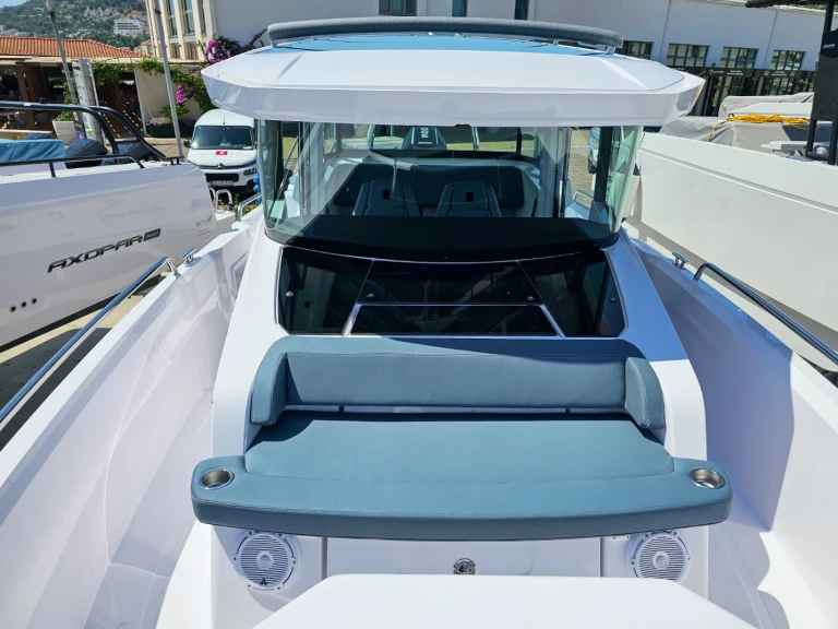 Louez un Axopar Axopar 29 XC Cross Cabin à Seget Donji