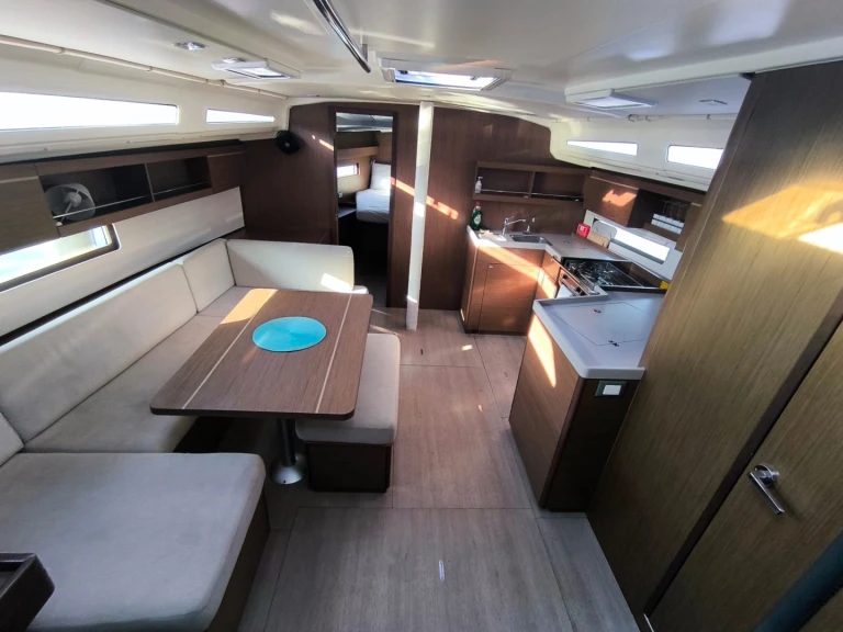 Location bateau Volos pas cher Oceanis 40.1