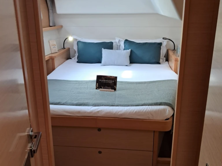 Location bateau Le Marin pas cher Lagoon 450 F