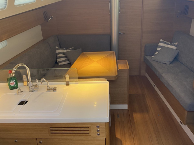 Louer Voilier avec ou sans skipper X-Yachts à Lávrio