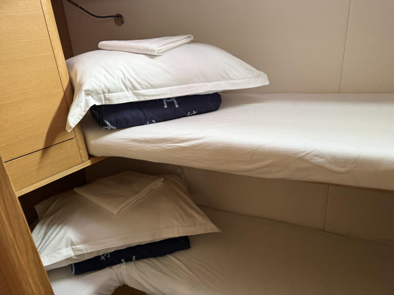 Location bateau Split pas cher Elan E6