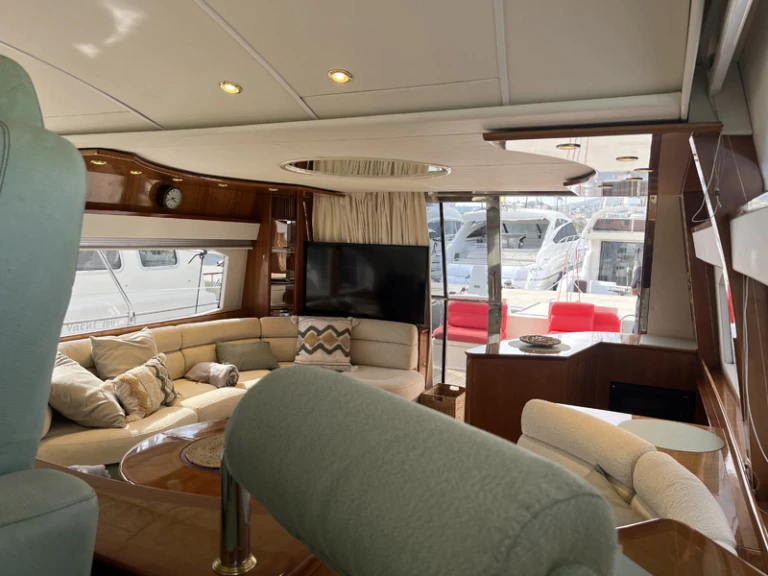 Location Bateau à moteur Azimut avec permis