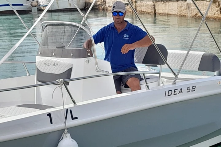 Idea Marine IDEA 58 a louer à Vieste