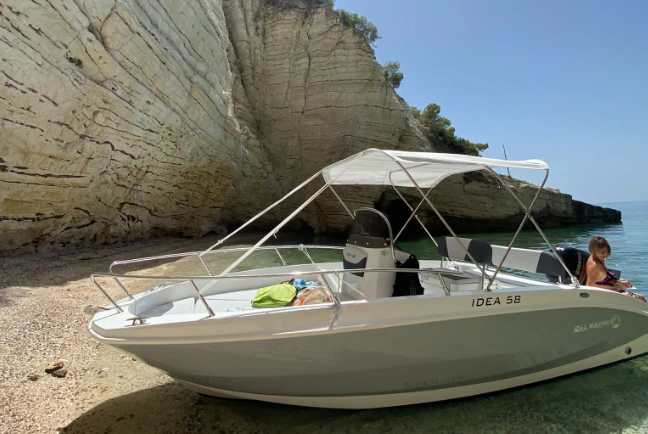 Louer Bateau à moteur avec ou sans skipper Idea Marine à Vieste