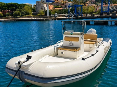 Noleggio barche Arbatax economico Tempest 530