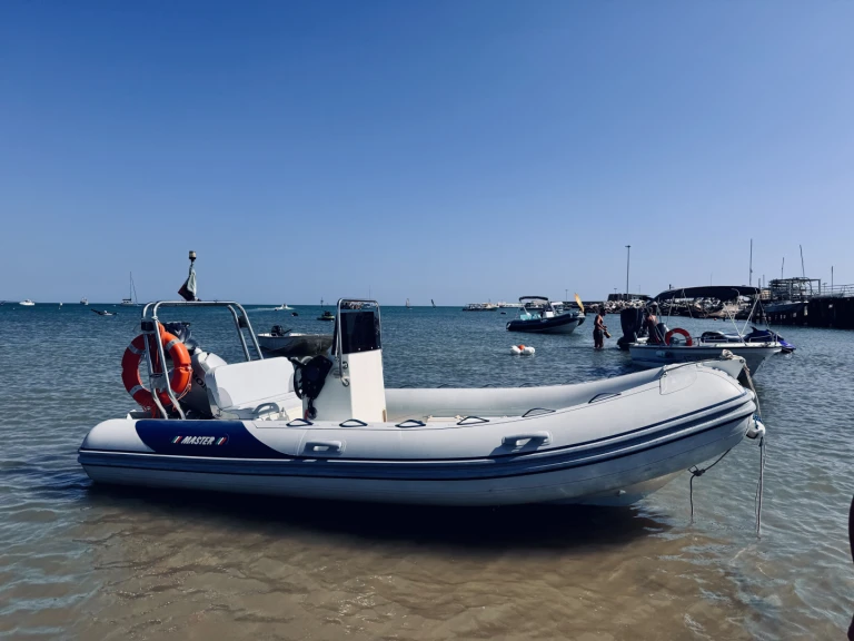 Louer Bateau à moteur avec ou sans skipper Master à Anzio