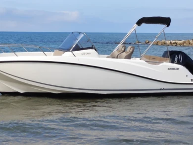 Bareboat Rental Motorboat Quicksilver with a boat licence