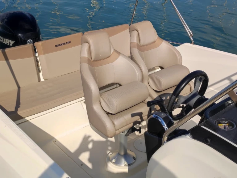 Quicksilver Quicksilver 675 Open Activ a louer à Six-Fours-les-Plages