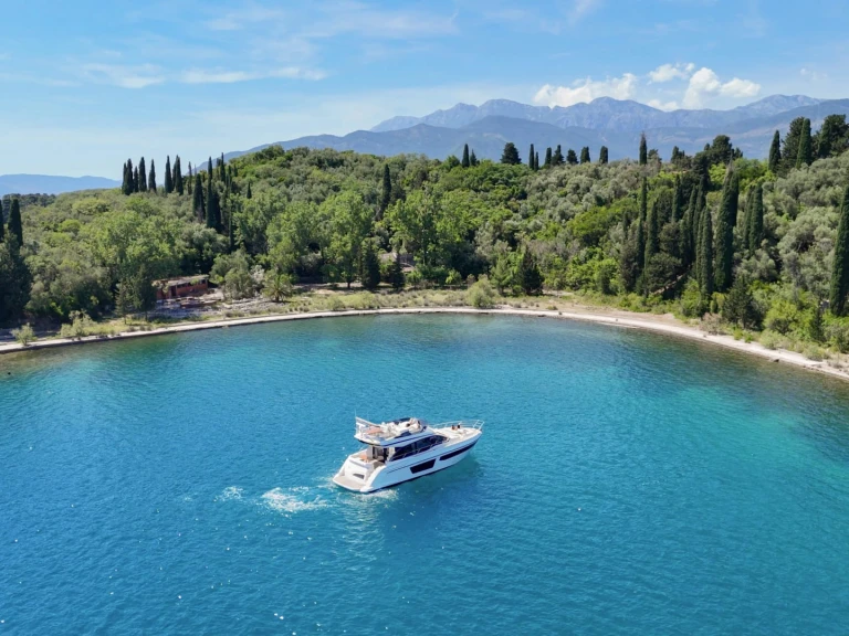 Louer Yacht avec ou sans skipper Azimut à Tivat