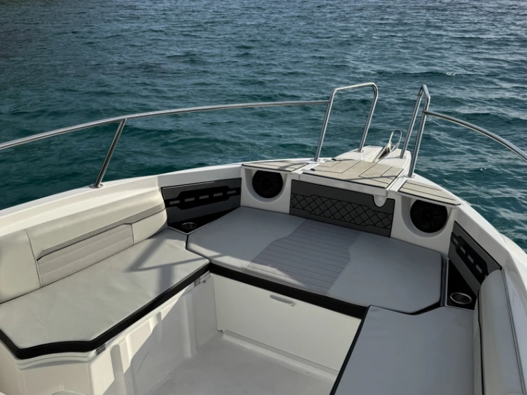 Louer Bateau à moteur avec ou sans skipper Karnic à Dubrovnik
