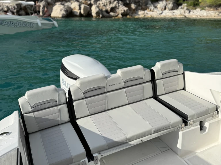Bateau à moteur à louer à Dubrovnik au meilleur prix