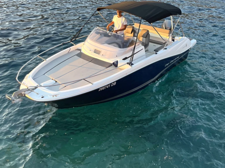 Louez un Jeanneau Cap Camarat 6.5 WA Serie 3 à Dubrovnik