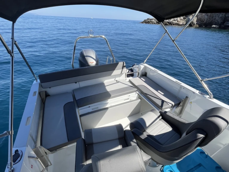 Location bateau Jeanneau Cap Camarat 6.5 WA Serie 3 à Dubrovnik sur Samboat