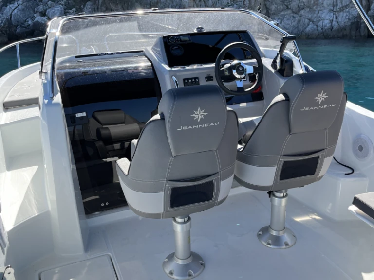 Louer Bateau à moteur avec ou sans skipper Jeanneau à Dubrovnik