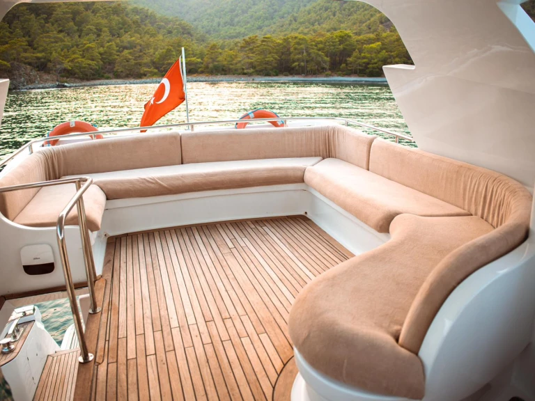 costume Tuzla a louer à Kemerköy