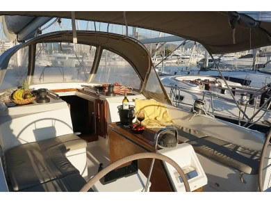 Hire a Bavaria Bavaria Cruiser 51 (5 cab.) Álimos