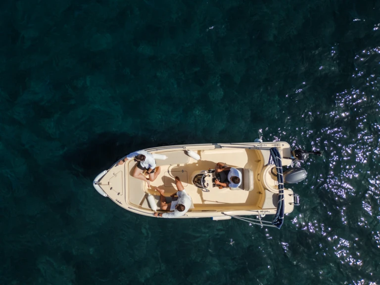 Location Bateau à moteur Storm Boats avec permis