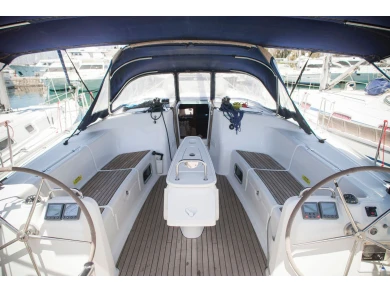 Hire Sailboat with or without skipper Bénéteau Adamantas