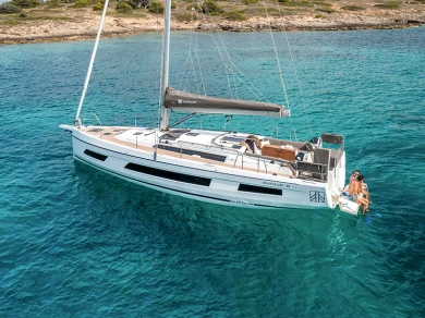 Hire Sailboat with or without skipper Dufour Parham Town