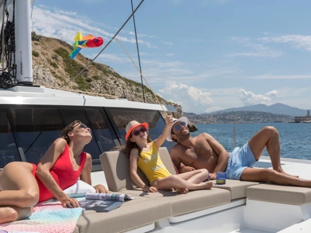 Location Catamaran Fountaine Pajot avec permis