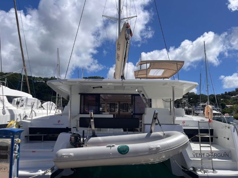 Louez un Fountaine Pajot Astrea 42 à Bas du Fort