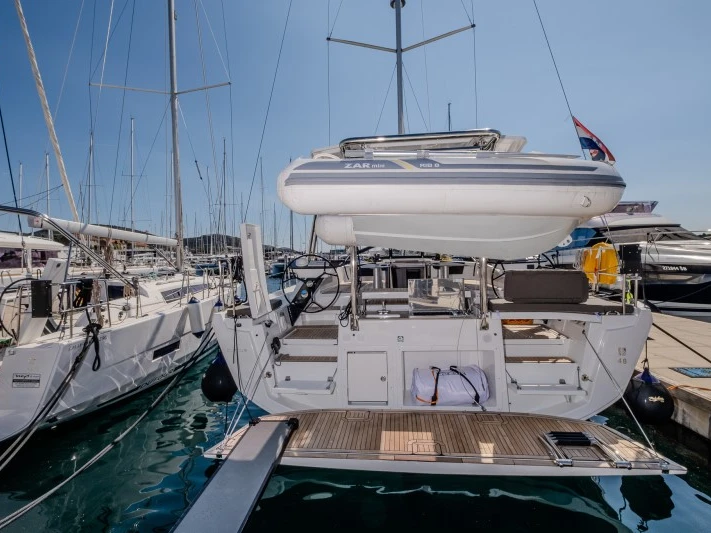 Louez un Dufour Dufour 48 à Sibenik