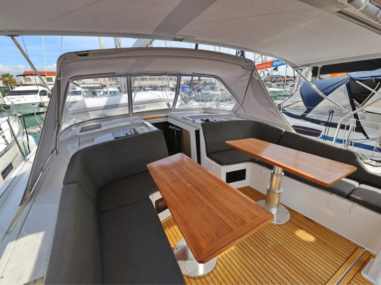 Location à Pirovac - Hanse Hanse 410 sur SamBoat