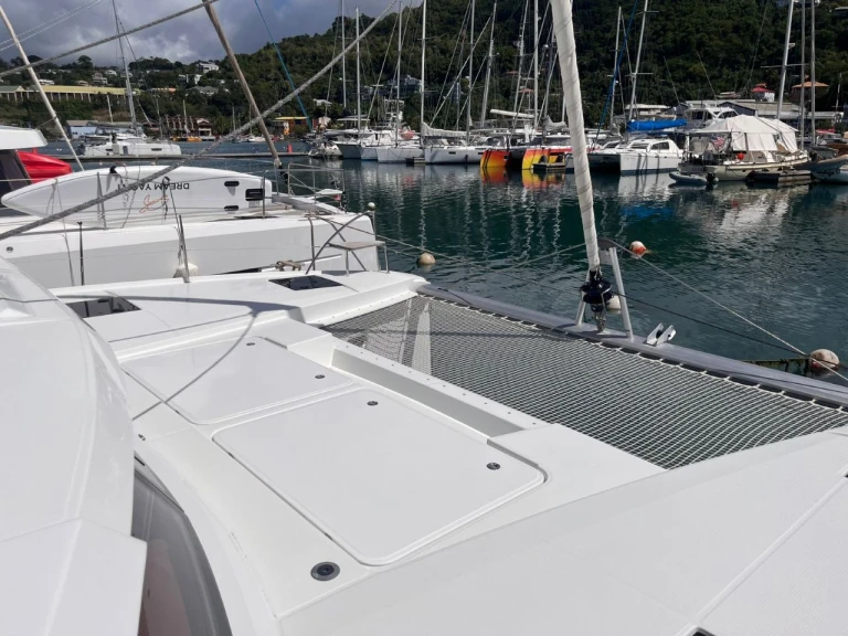 Louer Catamaran avec ou sans skipper Fountaine Pajot à Le Marin