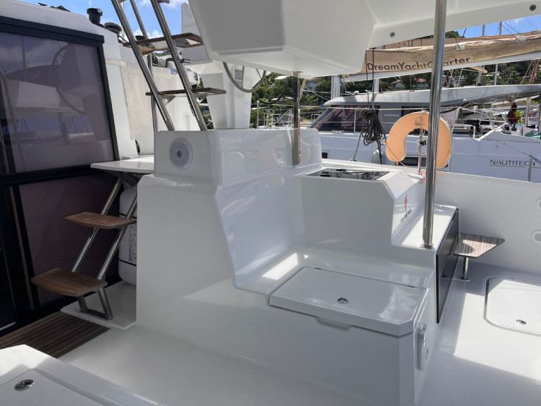 Location Catamaran Fountaine Pajot avec permis