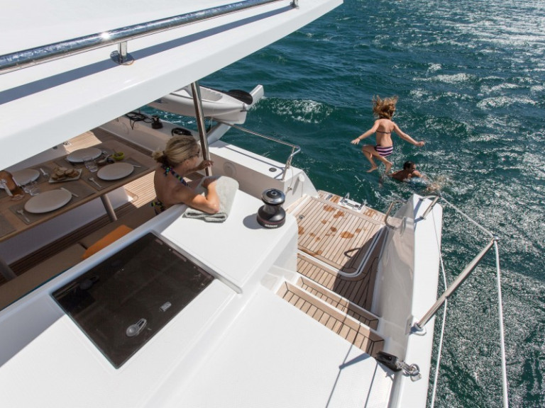 Location Catamaran Fountaine Pajot avec permis