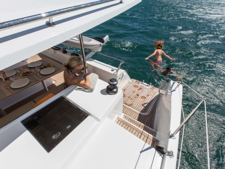 Location Catamaran Fountaine Pajot avec permis