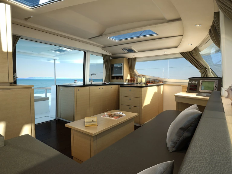 Fountaine Pajot Helia 44 a louer à Le Marin
