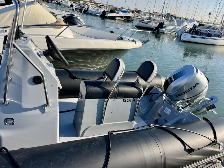 Location bateau Quiberon pas cher Explorer 550